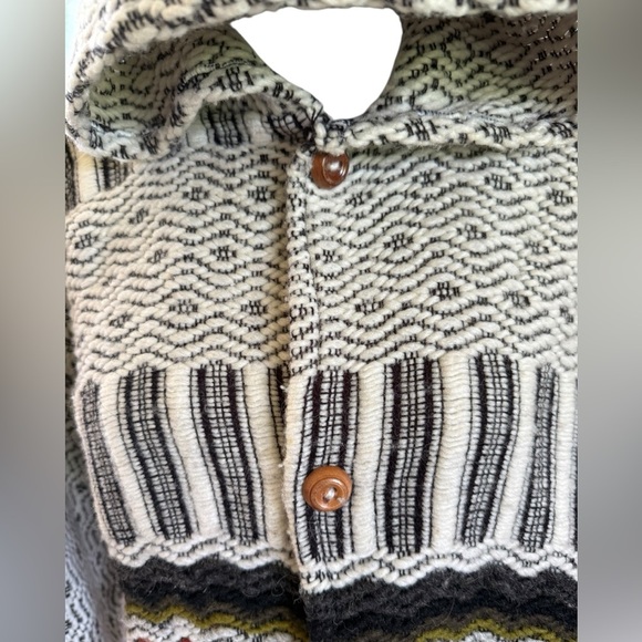 Vintage Ecuador Hooded Knit Cardigan/Sweater with native Eagle on back EUC - Picture 3 of 9